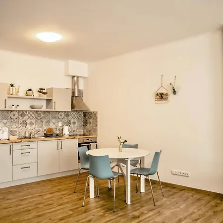 Luxusni Na Velkem Namesti, Wi-fi, Netflix Apartment Hradec Kralove