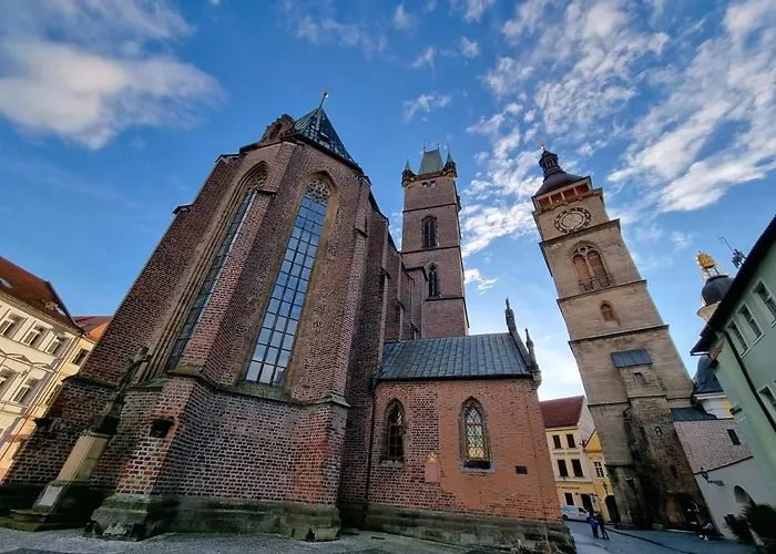 Rock For People Up To 5 - Luxusni Na Velkem Namesti, Wi-fi Apartment Hradec Kralove