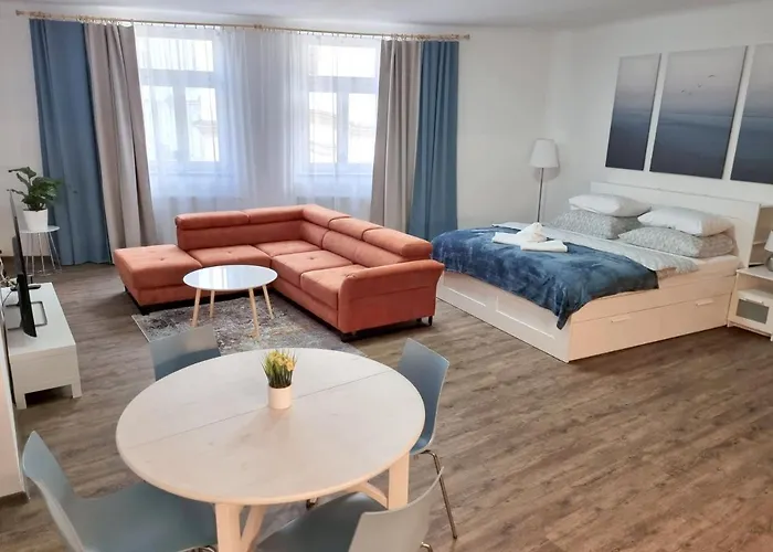 Apartment Rock For People Up To 5 - Luxusni Na Velkem Namesti, Wi-fi
